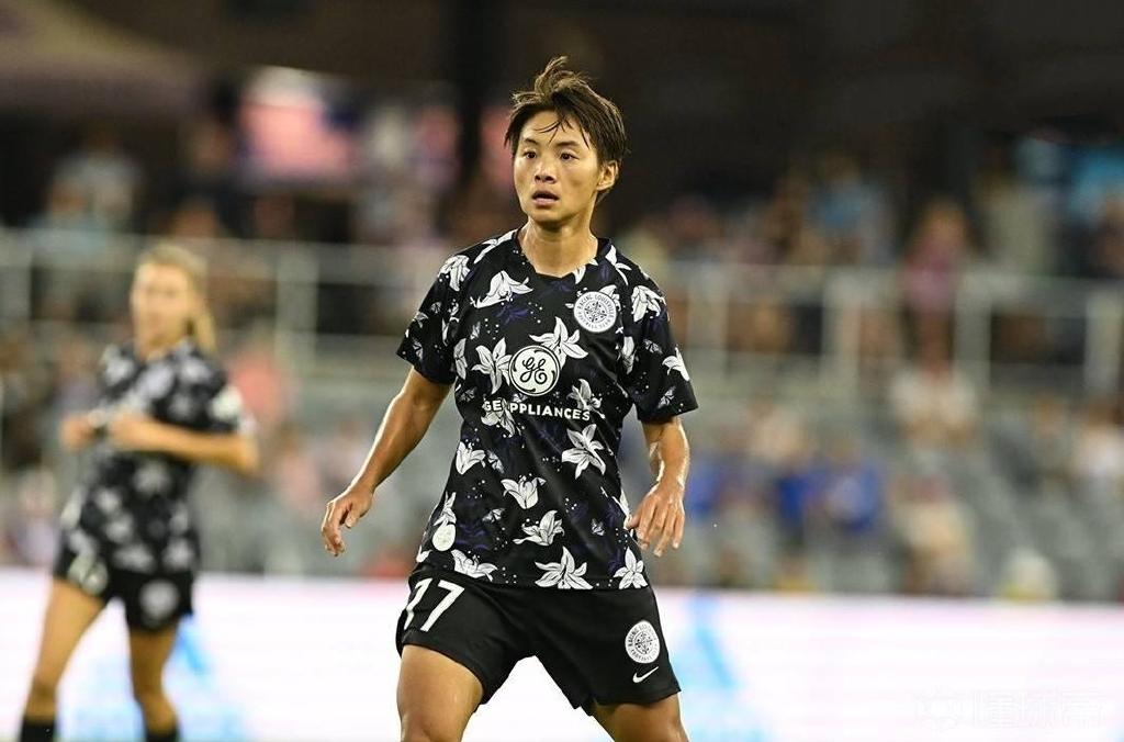 深圳男篮训练开放日，集结日扳平良机引欢呼，社区盾在即，心理建设被强调的简单介绍