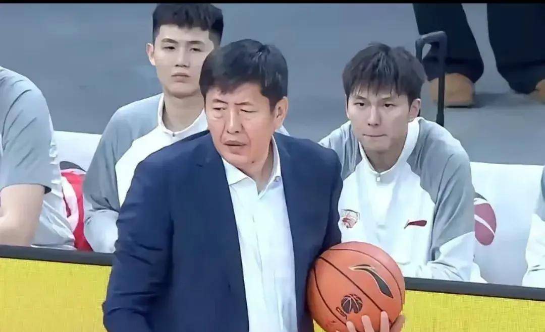 开云-CBA季后赛转会期走向成谜，浙江稠州篮板制胜，信心回归，心理建设被强调的简单介绍